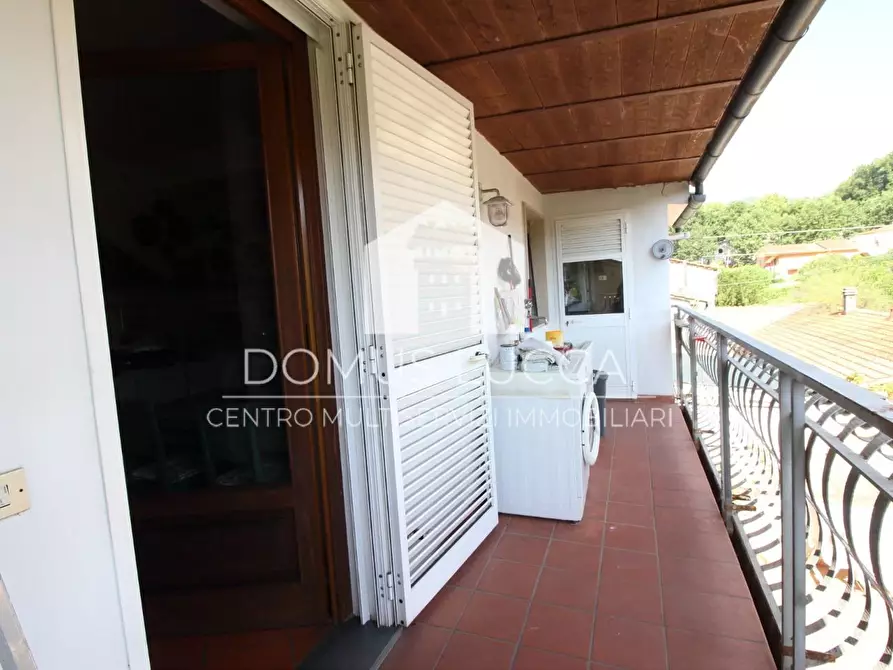 Immagine 37 di Appartamento in vendita  a Lucca