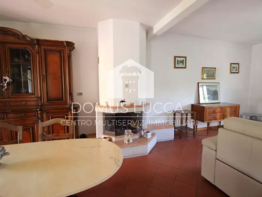 Immagine 38 di Appartamento in vendita  a Lucca