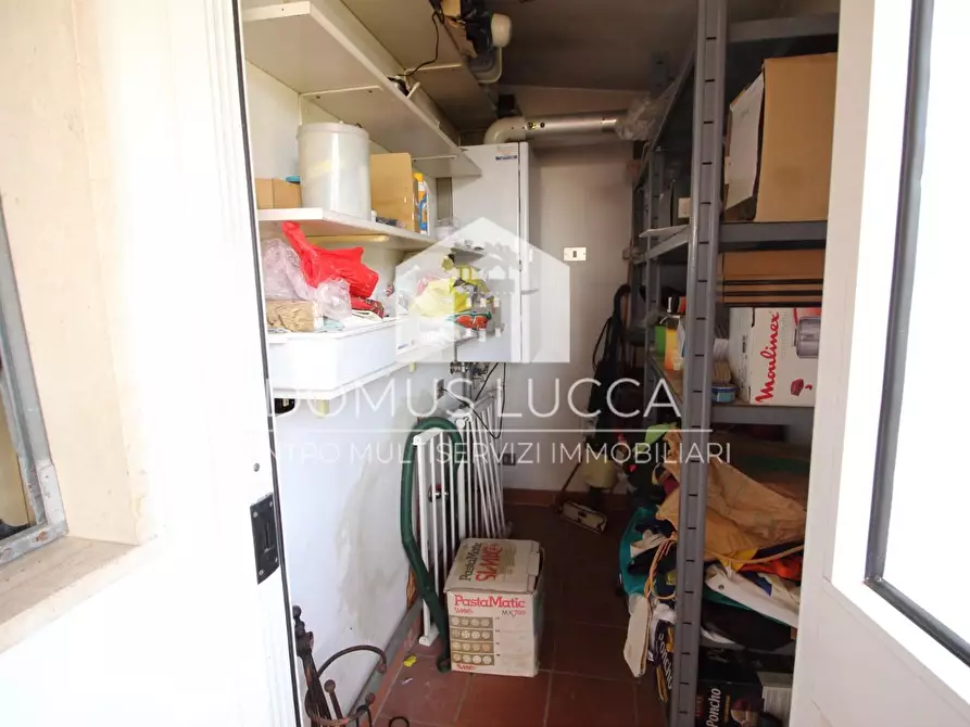 Immagine 33 di Appartamento in vendita  a Lucca