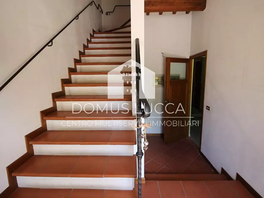 Immagine 6 di Appartamento in vendita  a Lucca