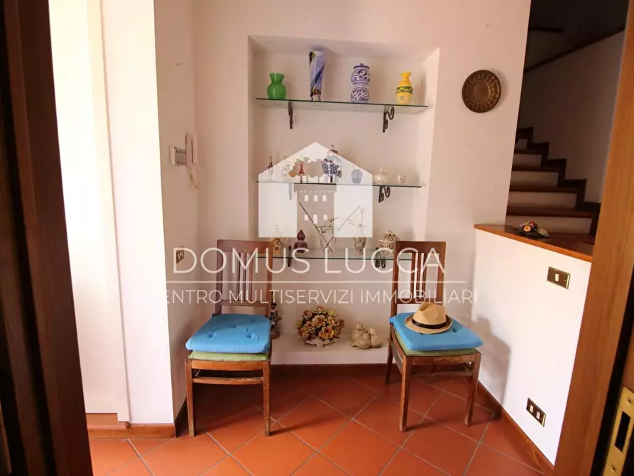 Immagine 12 di Appartamento in vendita  a Lucca