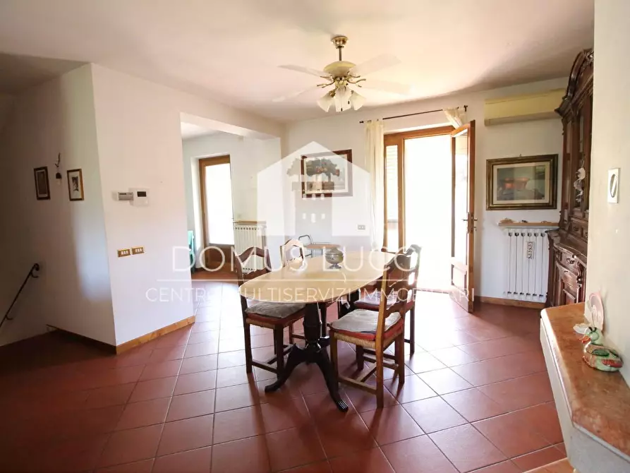 Immagine 21 di Appartamento in vendita  a Lucca