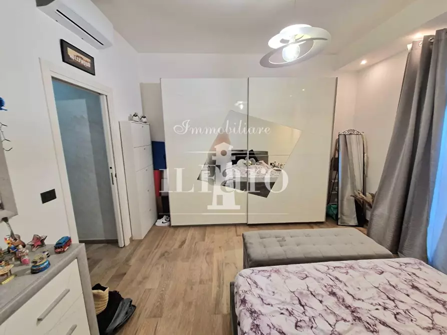 Immagine 8 di Appartamento in vendita  a Campi Bisenzio