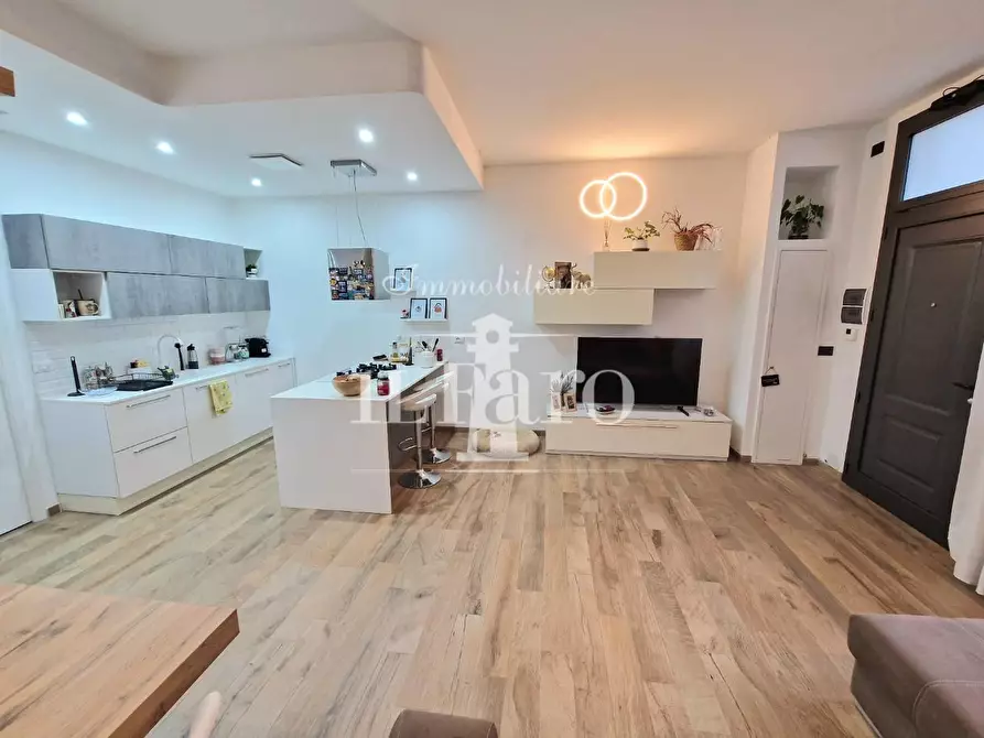 Immagine 2 di Appartamento in vendita  a Campi Bisenzio