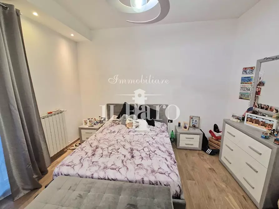 Immagine 11 di Appartamento in vendita  a Campi Bisenzio