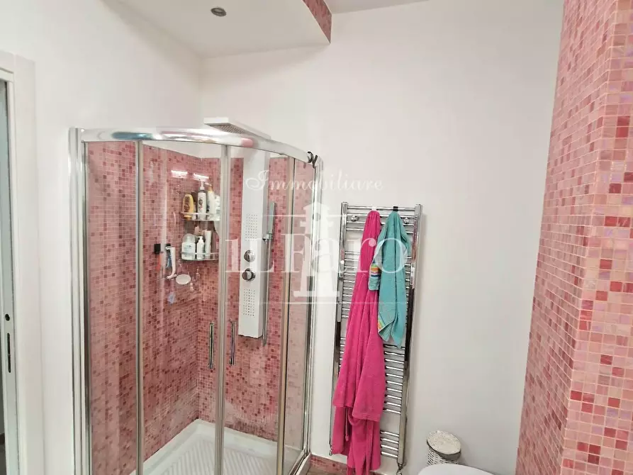 Immagine 14 di Appartamento in vendita  a Campi Bisenzio