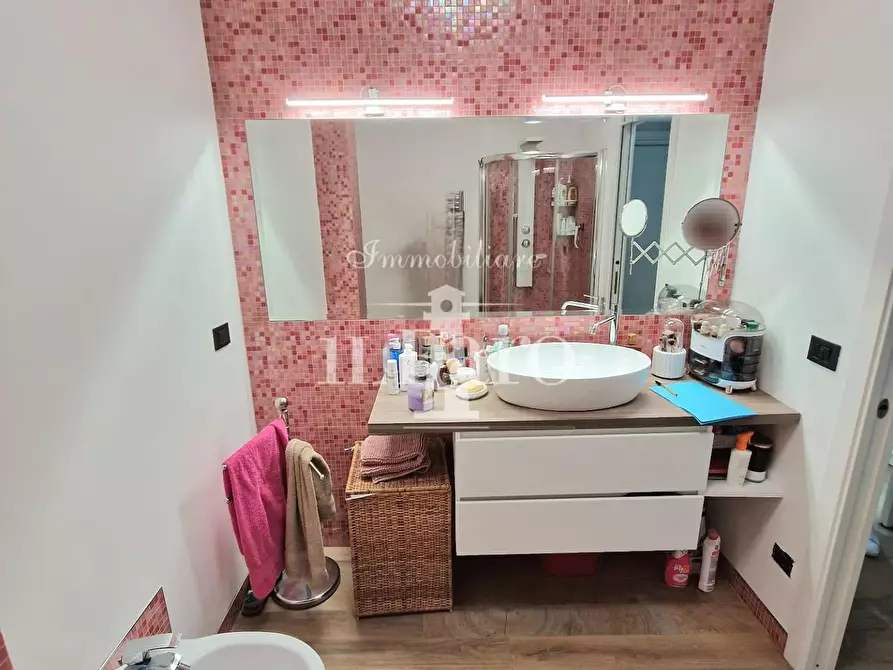 Immagine 12 di Appartamento in vendita  a Campi Bisenzio