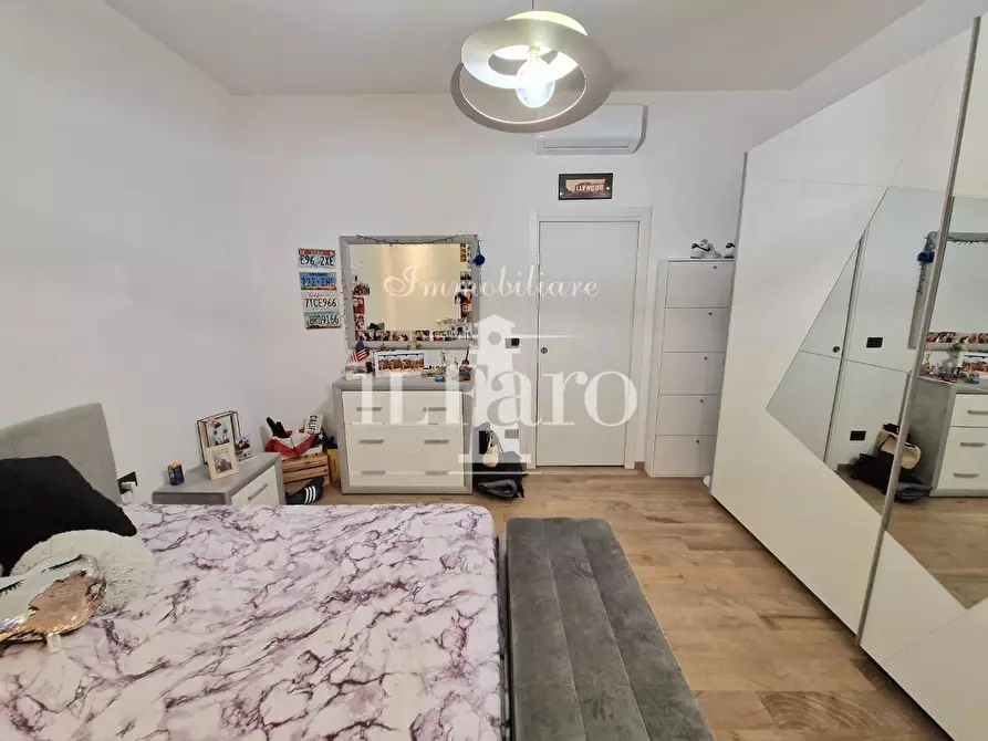 Immagine 10 di Appartamento in vendita  a Campi Bisenzio