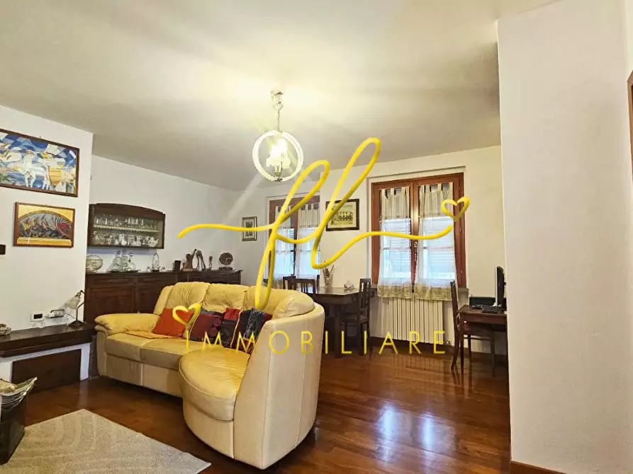 Immagine 2 di Casa bifamiliare in vendita  a Rosignano Marittimo