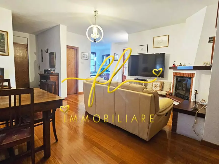 Immagine 1 di Casa bifamiliare in vendita  a Rosignano Marittimo