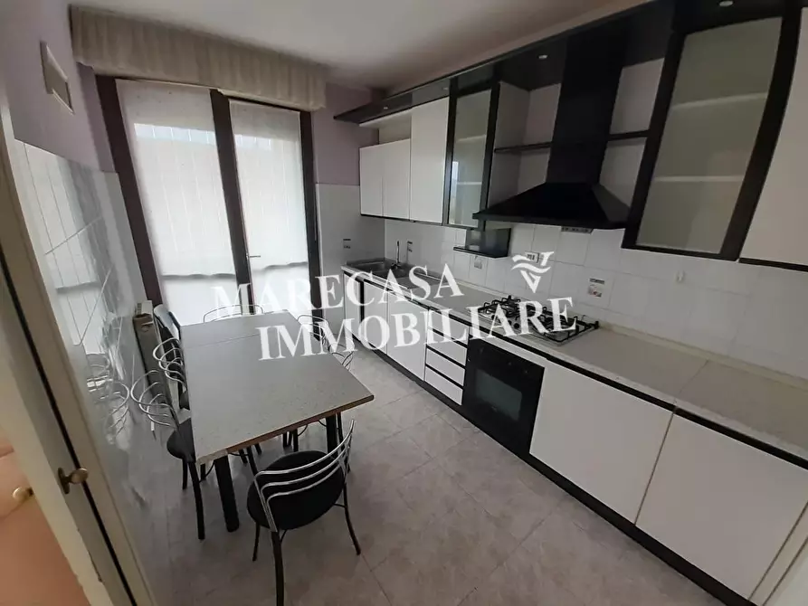 Immagine 4 di Appartamento in vendita  a Sarzana