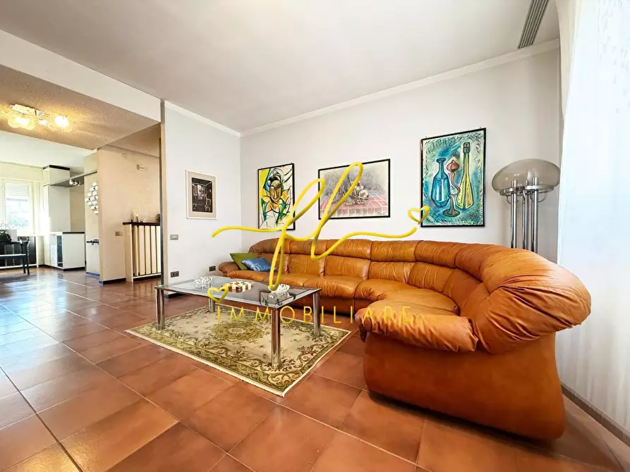 Immagine 2 di Appartamento in vendita  a Cecina