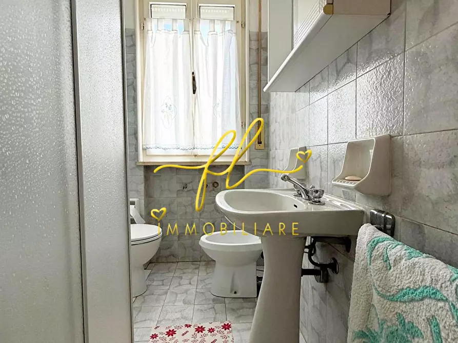 Immagine 13 di Appartamento in vendita  a Cecina