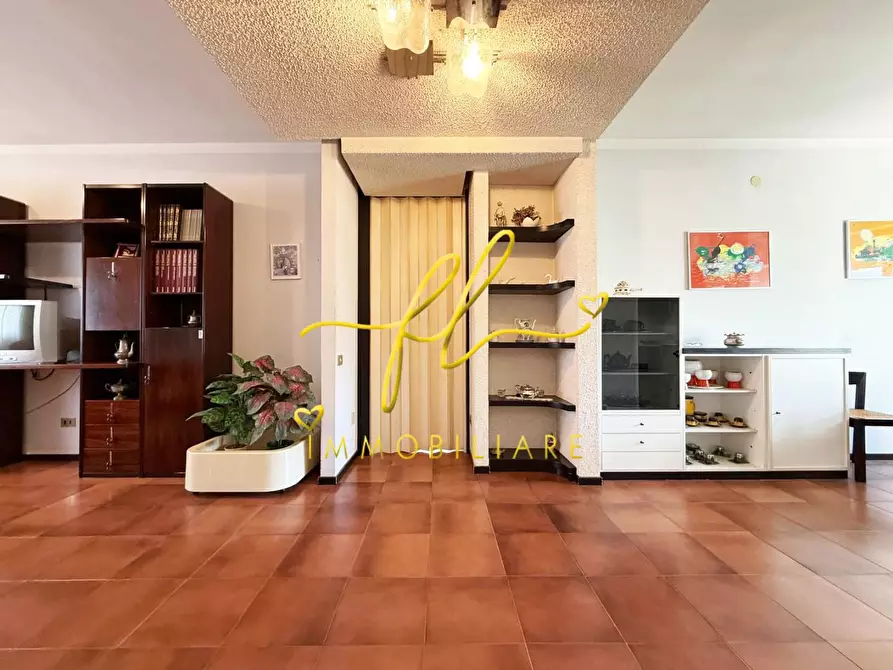 Immagine 4 di Appartamento in vendita  a Cecina