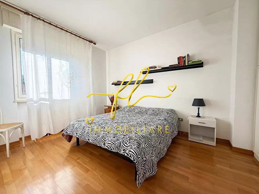 Immagine 11 di Appartamento in vendita  a Cecina