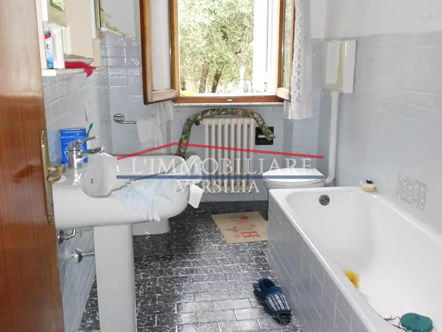 Immagine 21 di Casa bifamiliare in vendita  a Massa