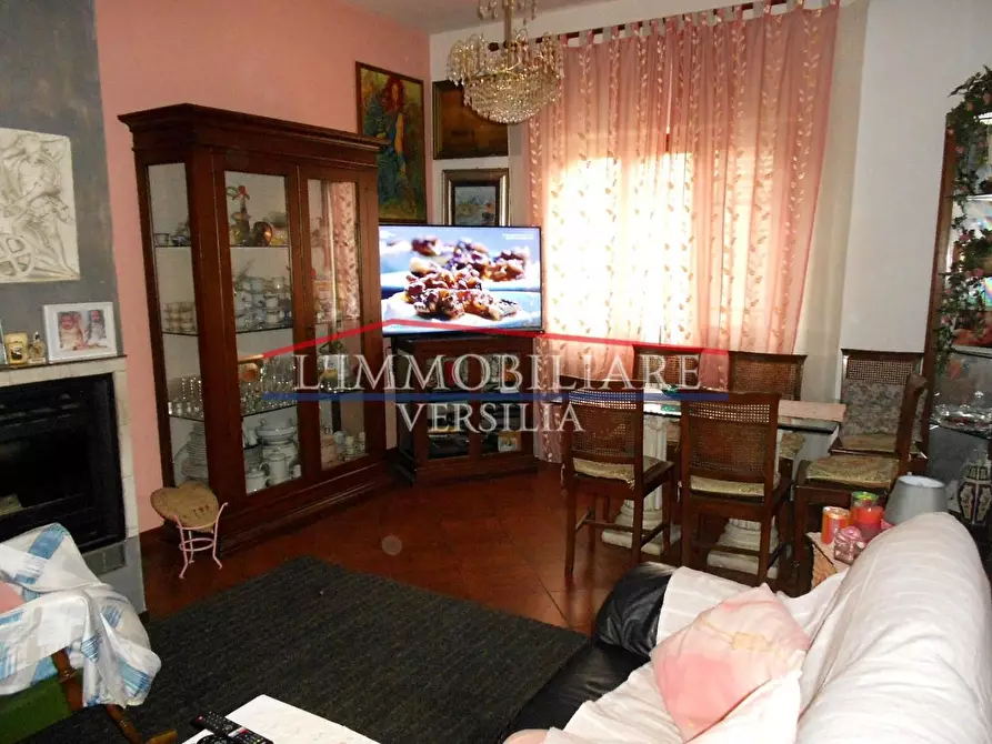 Immagine 30 di Casa bifamiliare in vendita  a Massa