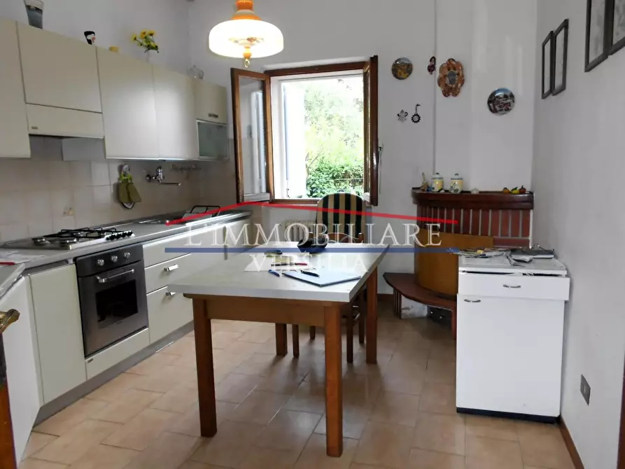 Immagine 8 di Casa bifamiliare in vendita  a Massa