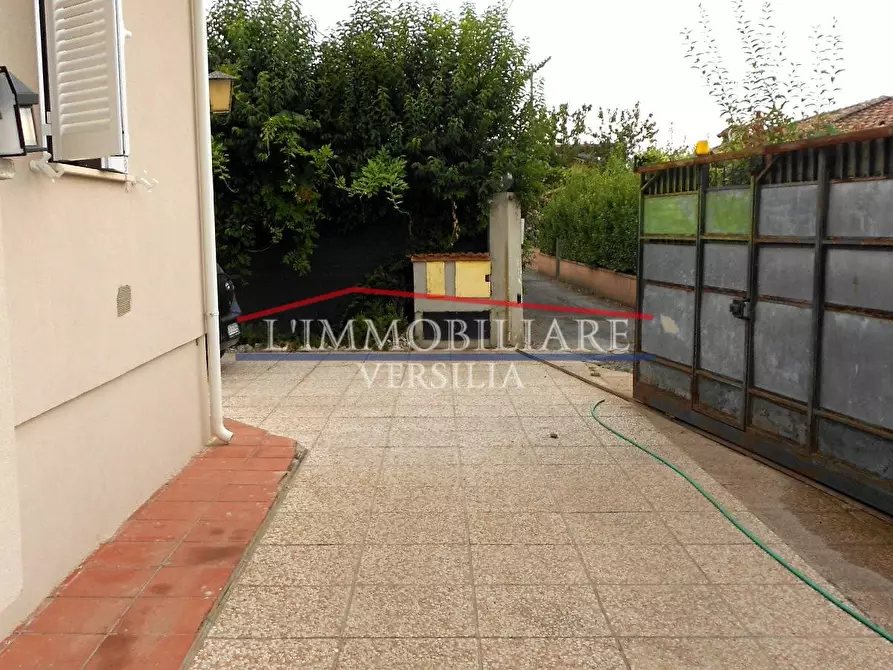 Immagine 5 di Casa bifamiliare in vendita  a Massa