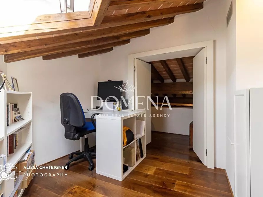 Immagine 49 di Appartamento in vendita  a Siena