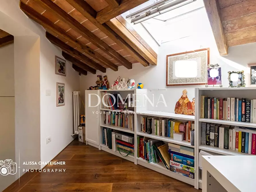 Immagine 48 di Appartamento in vendita  a Siena