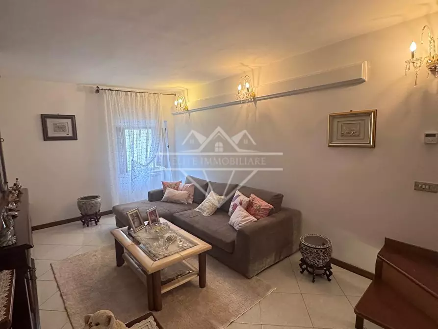 Immagine 1 di Terratetto in vendita  a Carrara