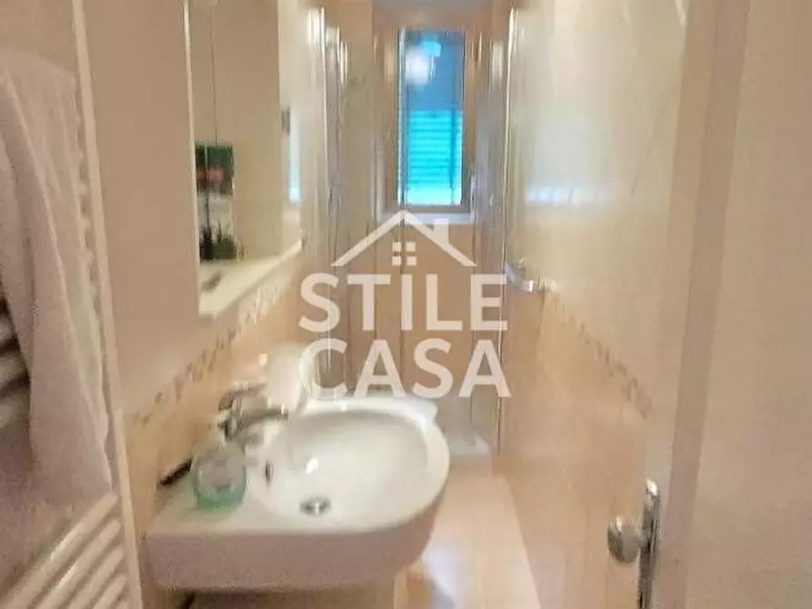 Immagine 21 di Appartamento in vendita  a Montecatini Terme