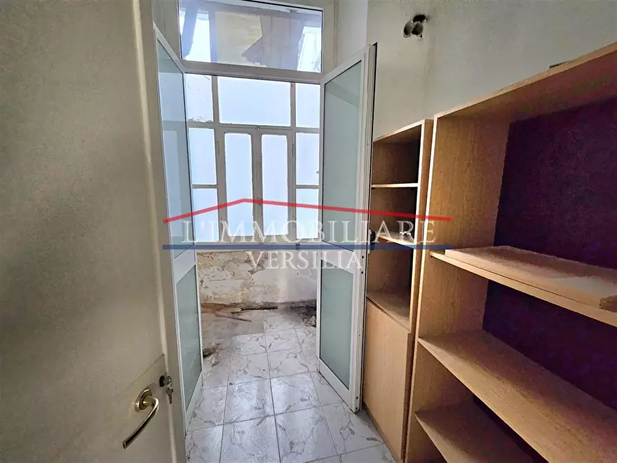 Immagine 8 di Appartamento in vendita  a Massa