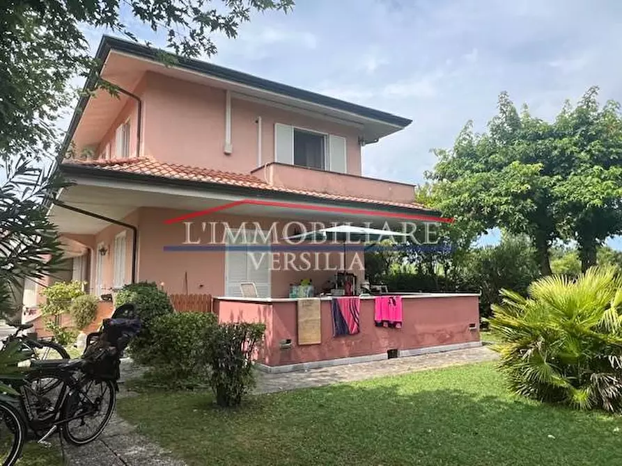 Immagine 5 di Casa bifamiliare in vendita  a Massa