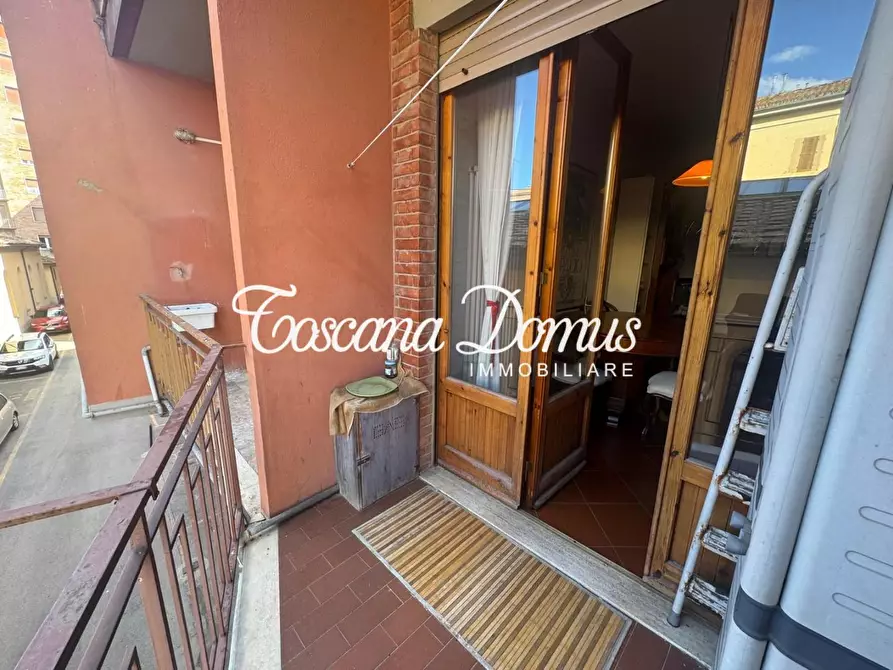 Immagine 17 di Appartamento in vendita  a Siena