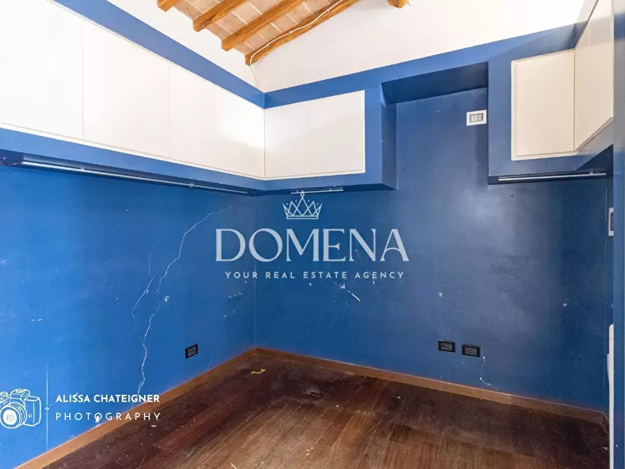 Immagine 21 di Porzione di casa in vendita  a Siena