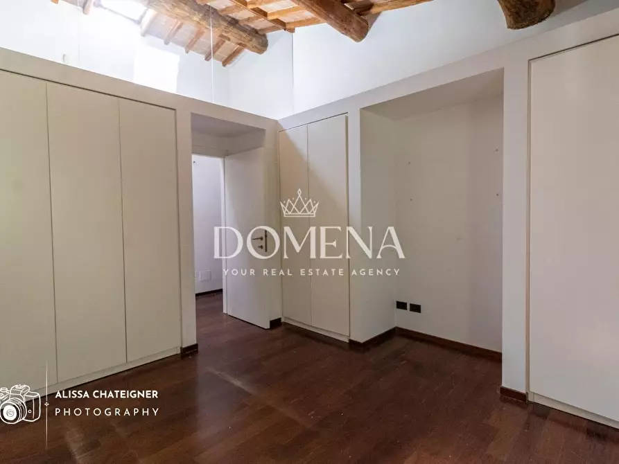 Immagine 29 di Porzione di casa in vendita  a Siena