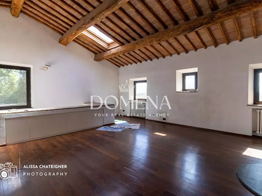 Immagine 15 di Porzione di casa in vendita  a Siena