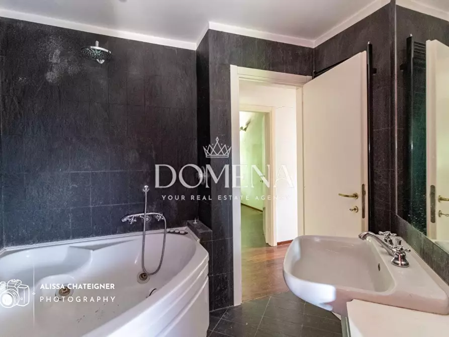 Immagine 42 di Porzione di casa in vendita  a Siena