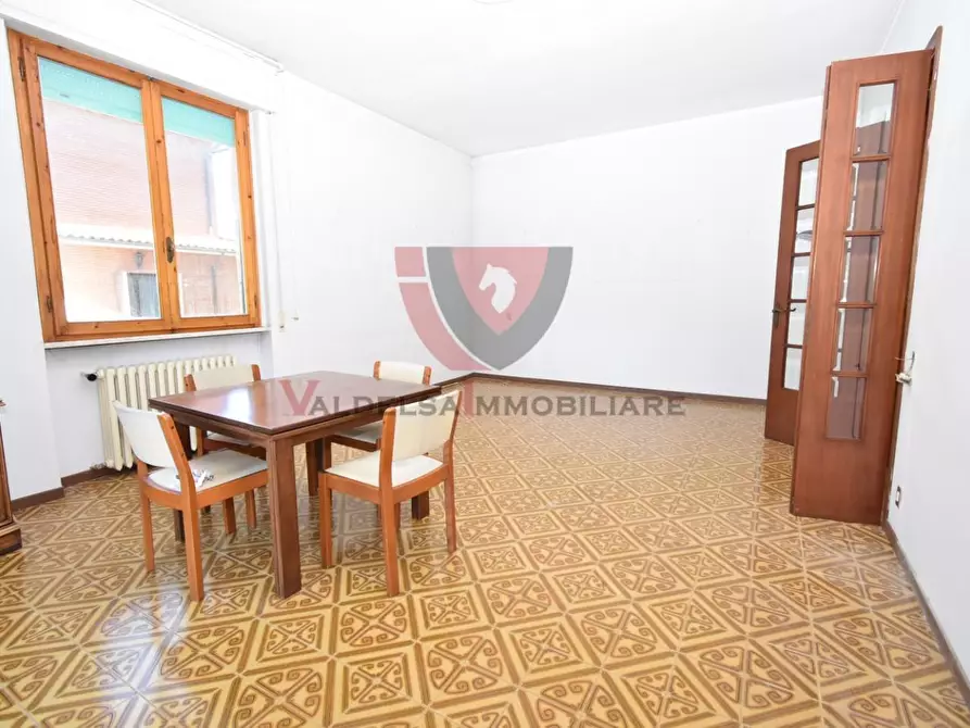 Immagine 11 di Appartamento in vendita  a Colle Di Val D'elsa