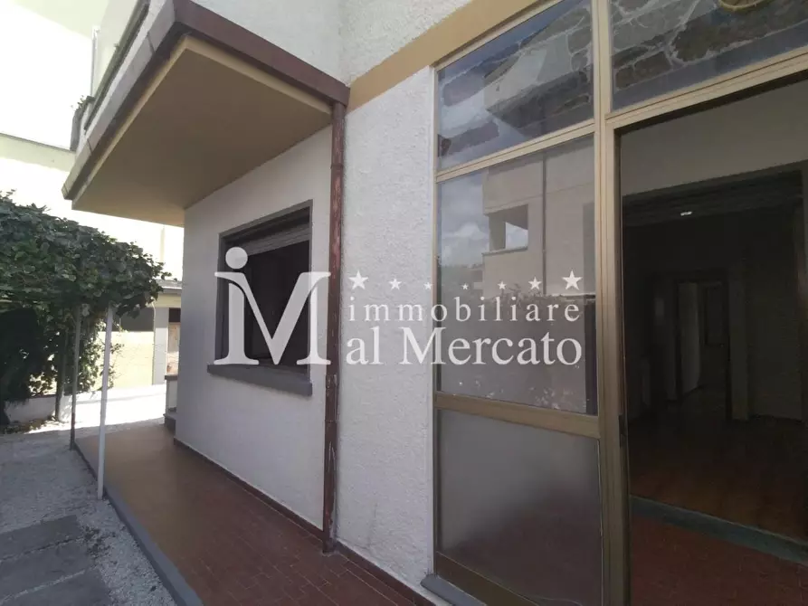 Immagine 2 di Appartamento in vendita  a Viareggio