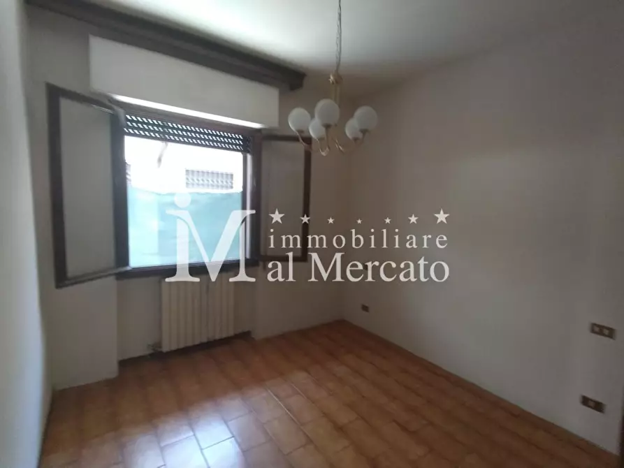 Immagine 12 di Appartamento in vendita  a Viareggio