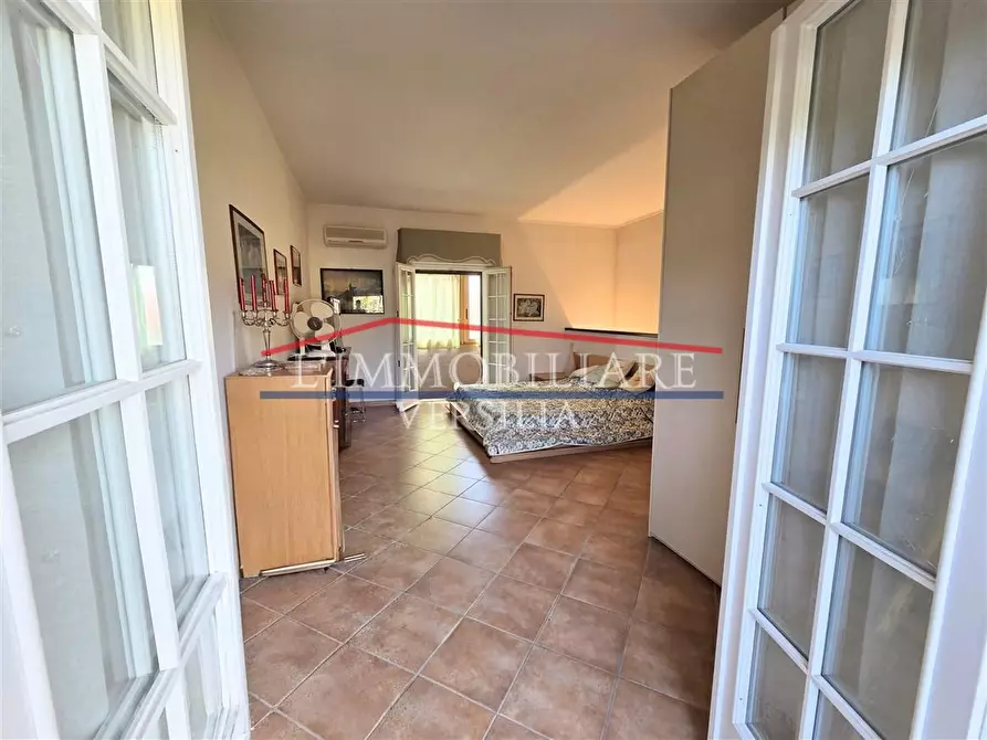 Immagine 18 di Villetta a schiera in vendita  a Massa