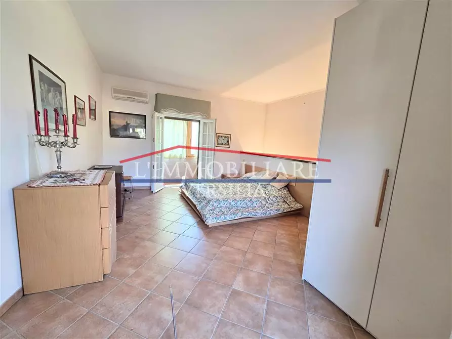 Immagine 17 di Villetta a schiera in vendita  a Massa