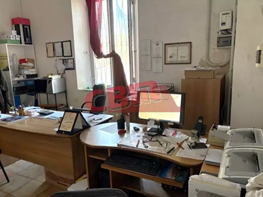 Immagine 4 di Capannone industriale in vendita  a Livorno