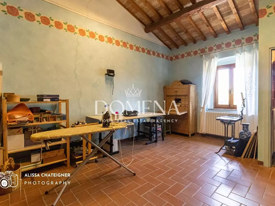 Immagine 25 di Casa colonica in vendita  a Montespertoli