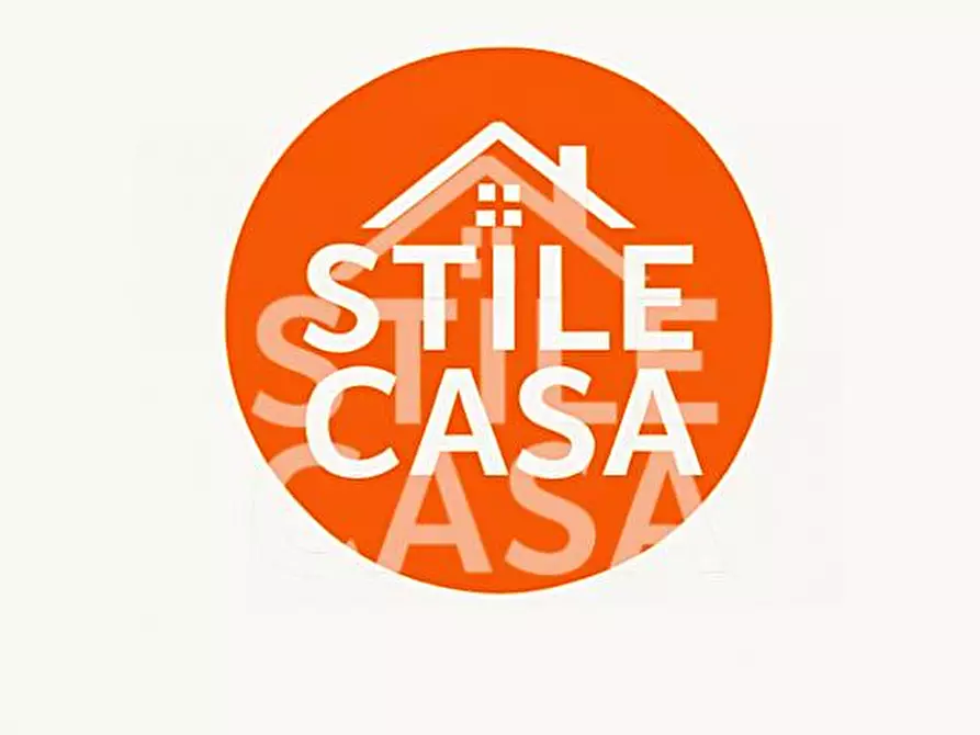 Immagine 4 di Appartamento in vendita  a Lucca