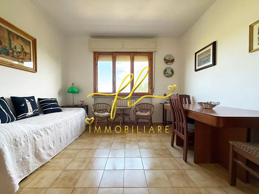 Immagine 2 di Appartamento in vendita  a Cecina