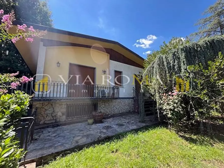 Immagine 3 di Villa in vendita  a Capannori