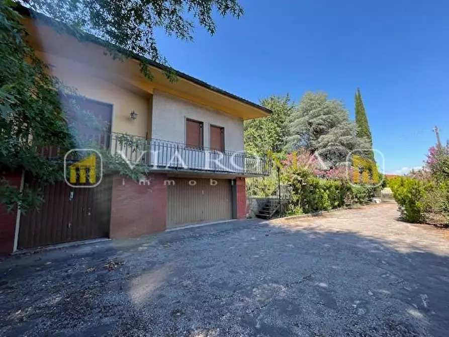 Immagine 32 di Villa in vendita  a Capannori