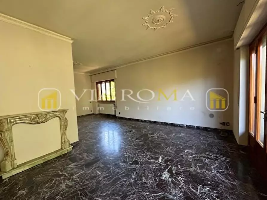 Immagine 9 di Villa in vendita  a Capannori