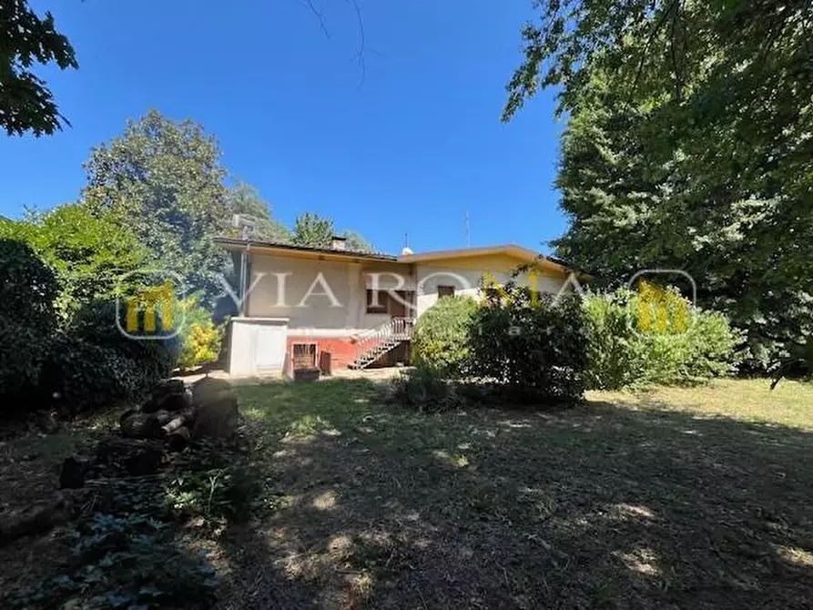 Immagine 5 di Villa in vendita  a Capannori