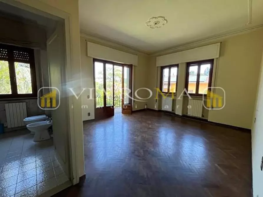 Immagine 20 di Villa in vendita  a Capannori