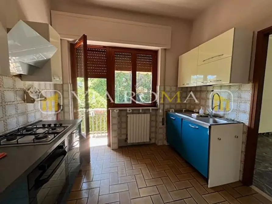 Immagine 13 di Villa in vendita  a Capannori