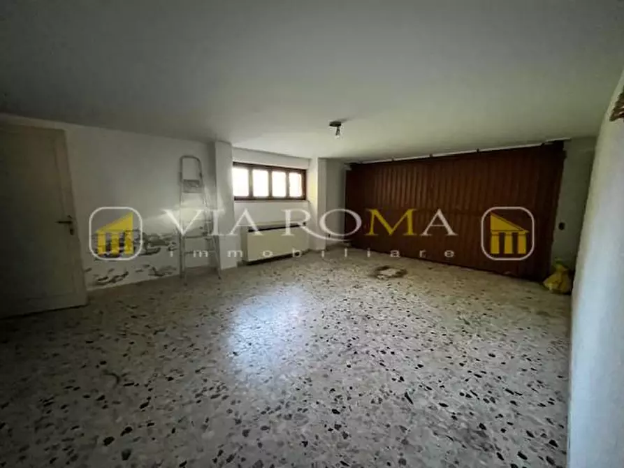 Immagine 28 di Villa in vendita  a Capannori